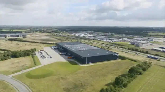 Hummel har investeret i en robotplukteknologi baseret på kunstig intelligens til sit i forvejen højt automatiserede lager i Padborg.